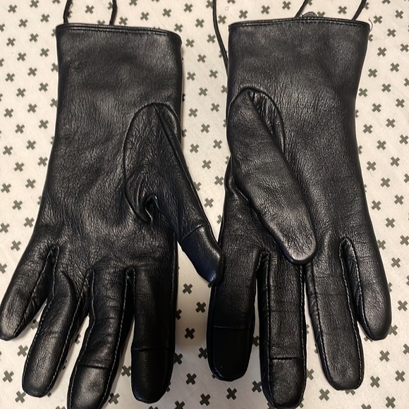 100% Leather Gloves - Picture 2 of 2